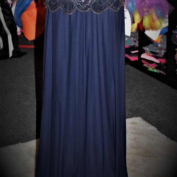 Dress in Women - Picture 3 of 4